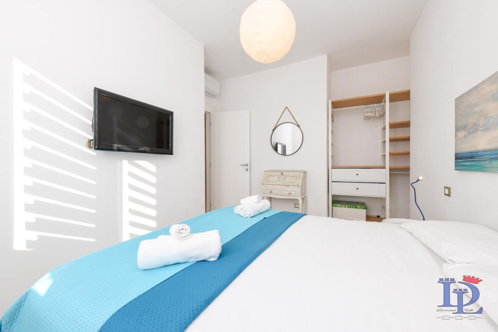Desenzanoloft Official Partner Marriott Homes & - Window Of Family With Parking Spot Desenzano del Garda