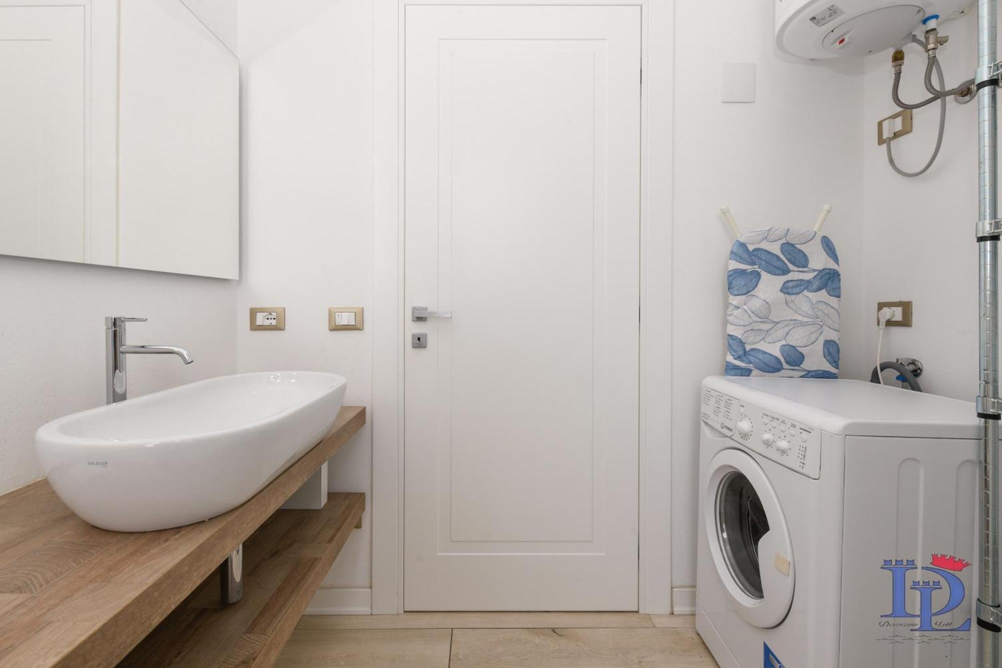Appartement Desenzanoloft Official Partner Marriott Homes & - Window Of Family With Parking Spot