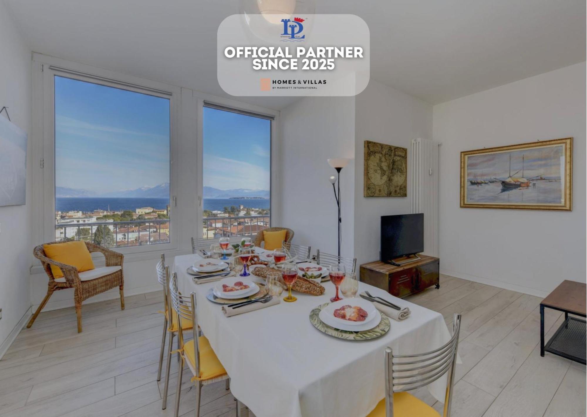 Desenzanoloft Official Partner Marriott Homes & - Window Of Family With Parking Spot Apartment Desenzano del Garda